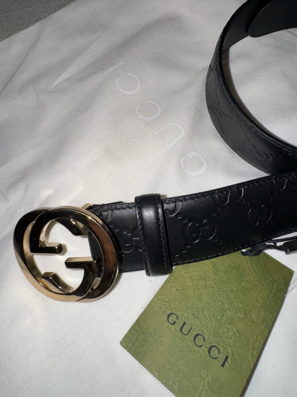 Gucci GG Marmont Thin Belt in Black GG Embossed Leather - Picture 2 of 4
